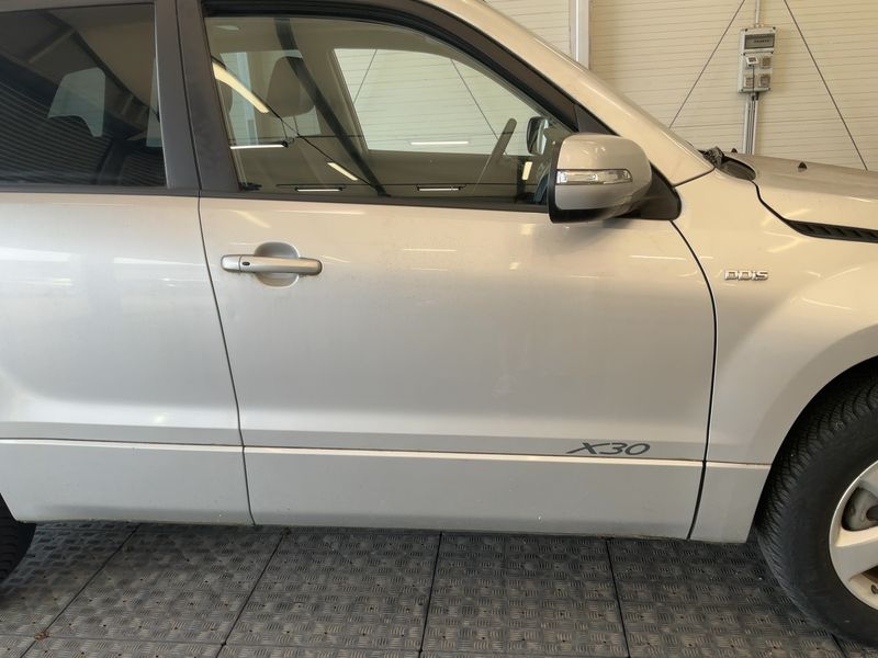 Suzuki Grand Vitara 1.9 DDiS Comfort — zdjęcie 7