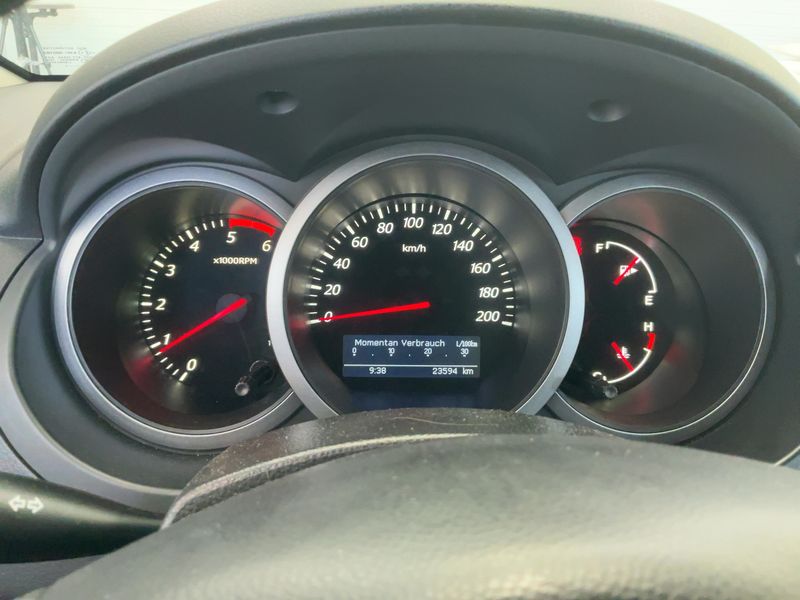 Suzuki Grand Vitara 1.9 DDiS Comfort — zdjęcie 13