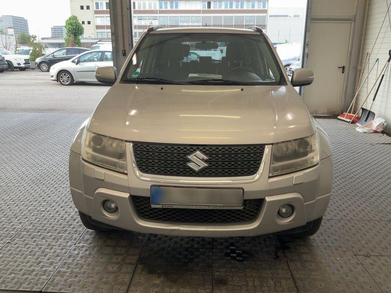 Suzuki Grand Vitara 1.9 DDiS Comfort — zdjęcie 9