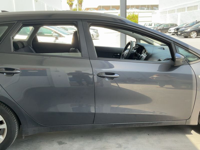Kia cee'd 1.0 TGDI SW Silber — zdjęcie 7