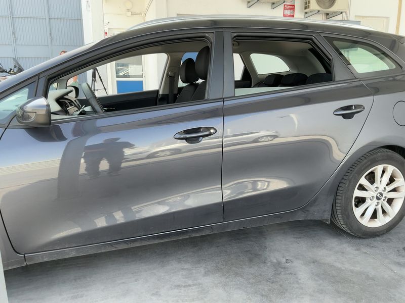 Kia cee'd 1.0 TGDI SW Silber — zdjęcie 4