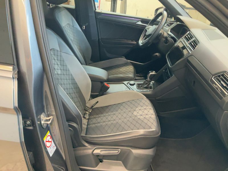 Volkswagen Tiguan Allspace 2.0 TDI R-Line 4Motion — zdjęcie 11
