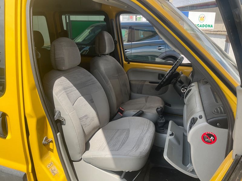 Renault Kangoo 1.6 Privilege — zdjęcie 3