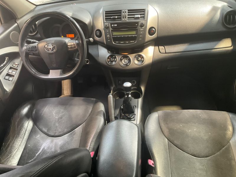 Toyota RAV 4 2.2 D-4D Life — zdjęcie 12