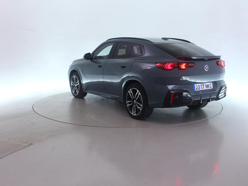 BMW iX2 eDrive20 M Sport — zdjęcie 6