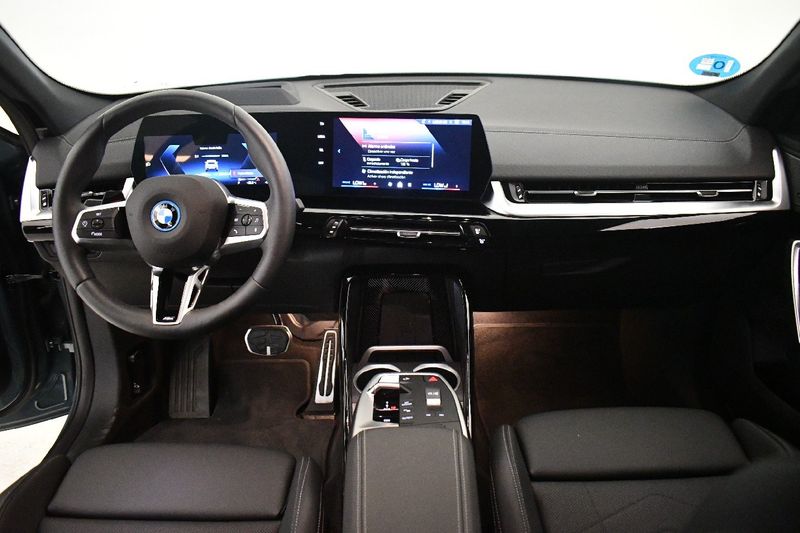 BMW iX2 eDrive20 M Sport — zdjęcie 10