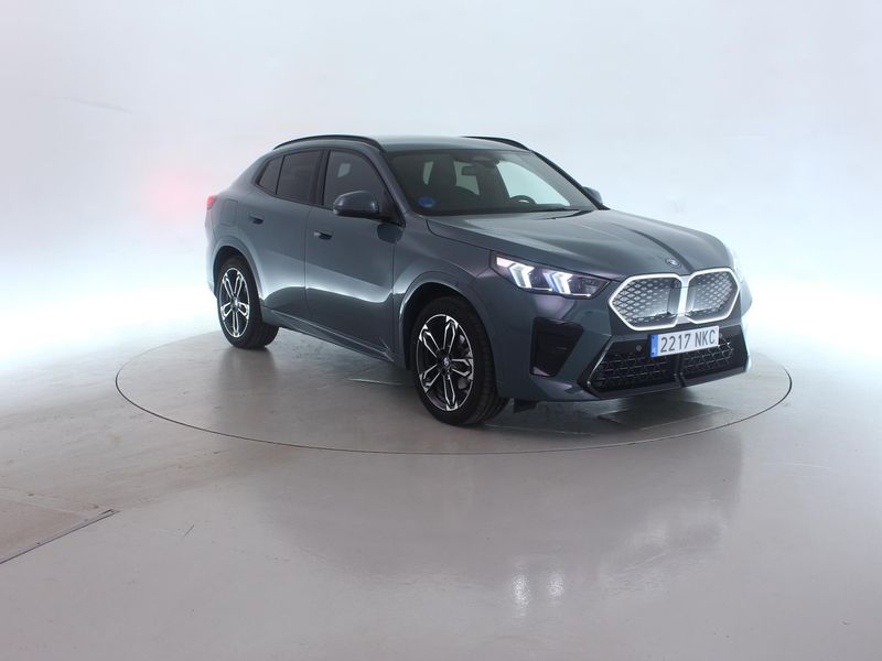 BMW iX2 eDrive20 M Sport — zdjęcie 7