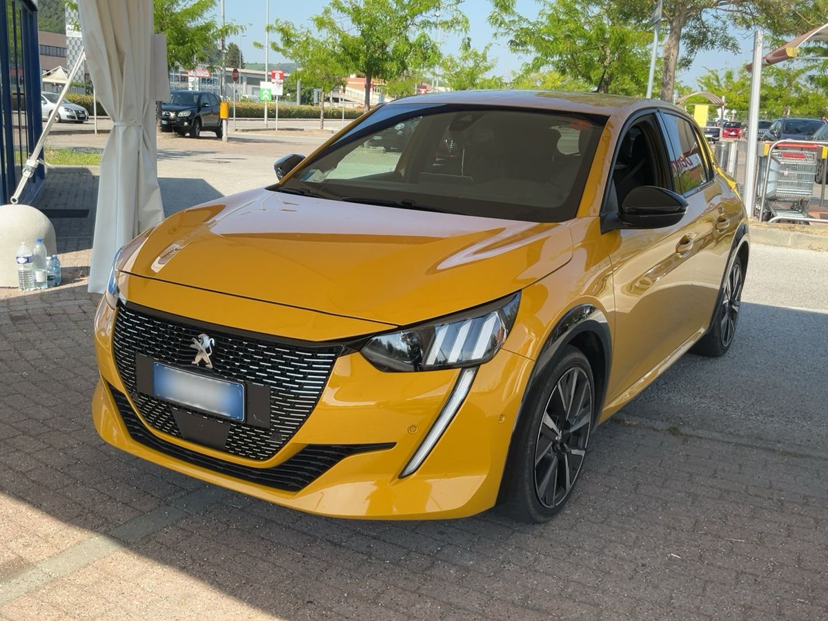 Peugeot 208 2021