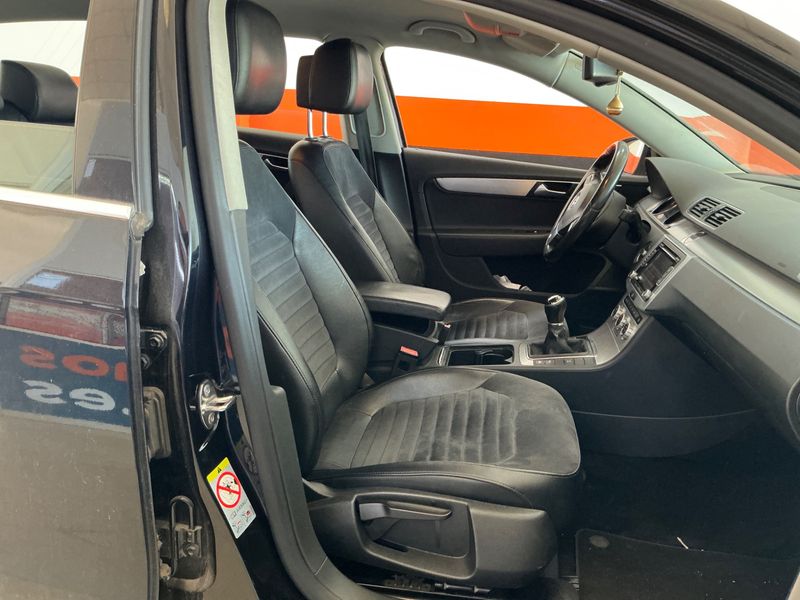 Volkswagen Passat 2.0 TDI Highline BlueMotion Tech — zdjęcie 3