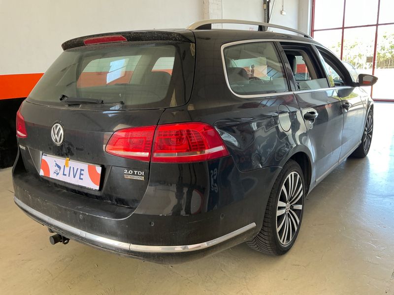 Volkswagen Passat 2.0 TDI Highline BlueMotion Tech — zdjęcie 2