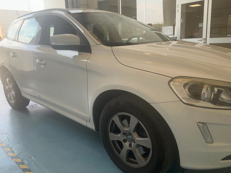 Volvo XC60 2.0 D3 Kinetic 2WD 2015 – снимка 12