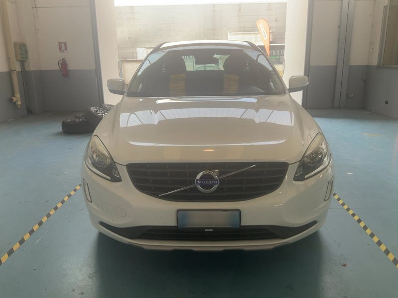 Volvo XC60 2.0 D3 Kinetic 2WD 2015 – снимка 14