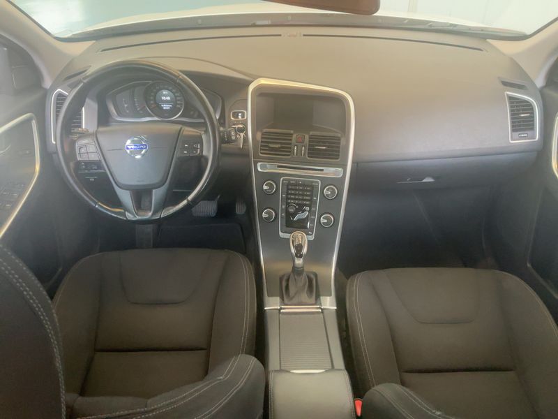 Volvo XC60 2.0 D3 Kinetic 2WD 2015 – снимка 18
