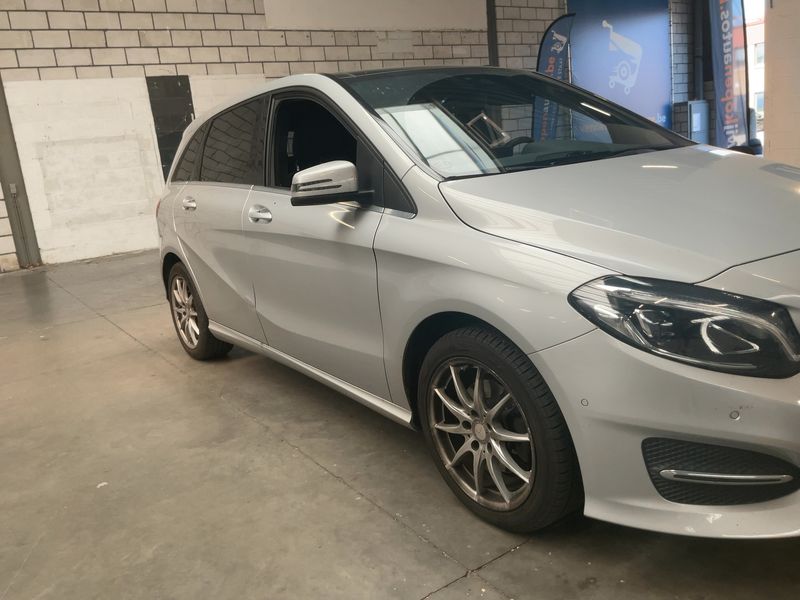 Mercedes-Benz B-Klasse B 200 Urban 2015 – снимка 12