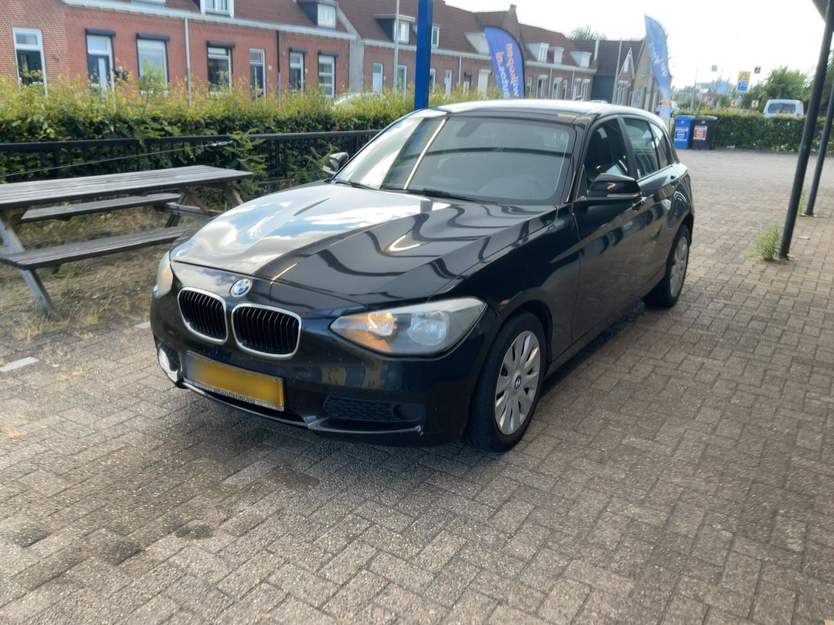 BMW 1er 2013 — photo 1