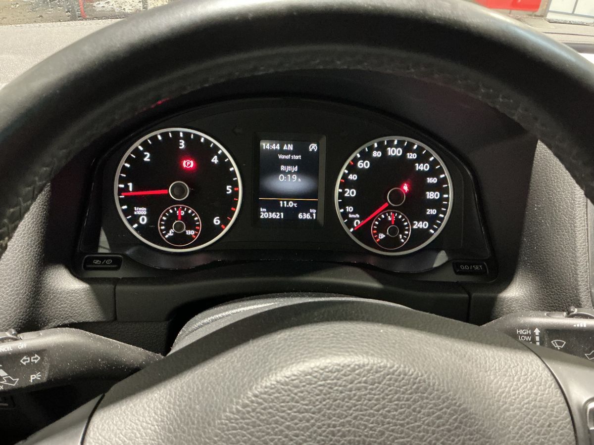 Volkswagen Tiguan 2015 — photo 20