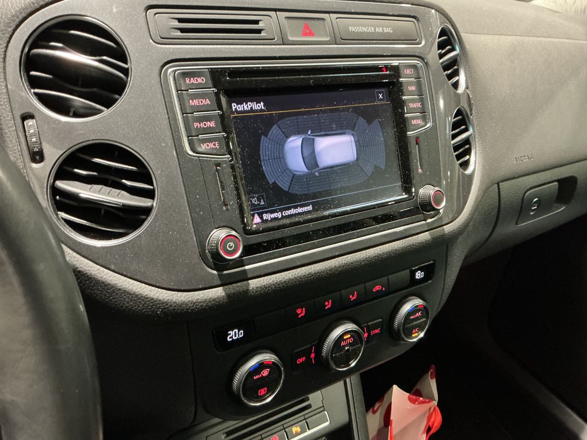 Volkswagen Tiguan 2015 — photo 25