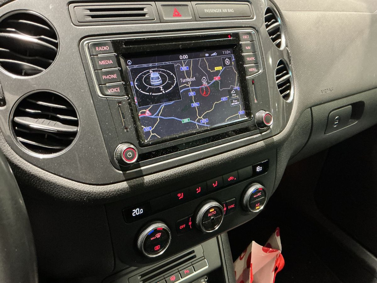 Volkswagen Tiguan 2015 — photo 26