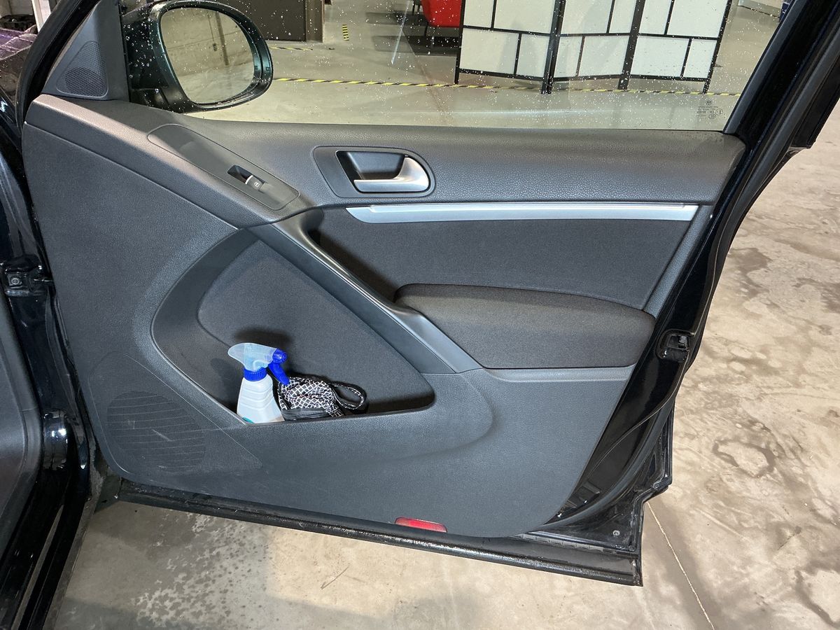Volkswagen Tiguan 2015 — photo 31