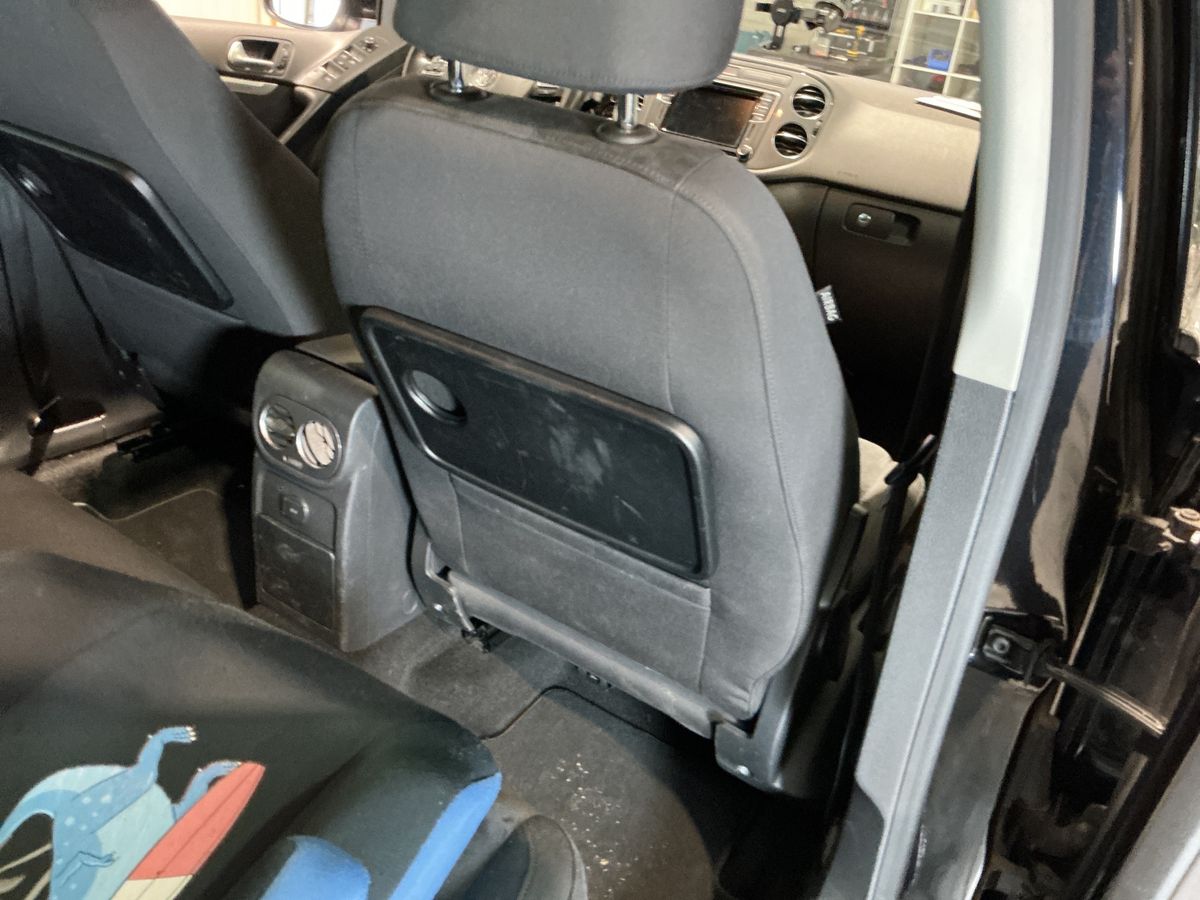 Volkswagen Tiguan 2015 — photo 34