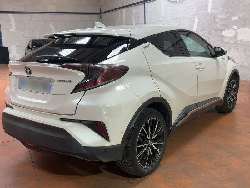 Toyota C-HR 1.8 Hybrid Distinctive — zdjęcie 6