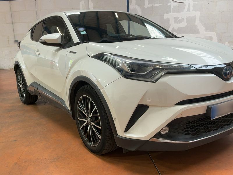 Toyota C-HR 1.8 Hybrid Distinctive — zdjęcie 8