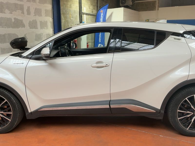 Toyota C-HR 1.8 Hybrid Distinctive — zdjęcie 4