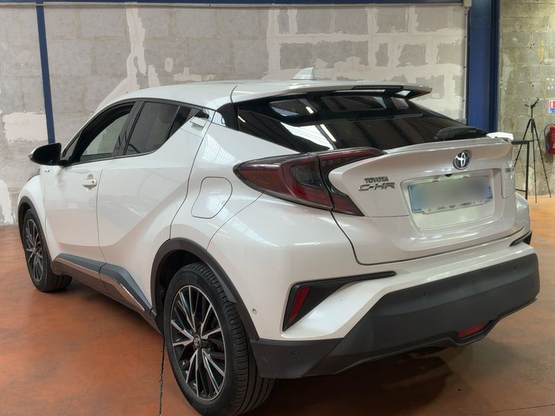 Toyota C-HR 1.8 Hybrid Distinctive — zdjęcie 3