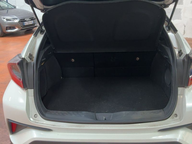 Toyota C-HR 1.8 Hybrid Distinctive — zdjęcie 10