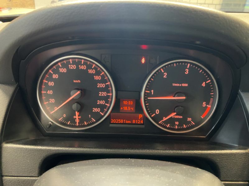 BMW X1 xDrive 18d — zdjęcie 13