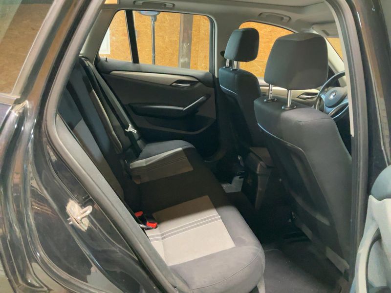 BMW X1 xDrive 18d — zdjęcie 14