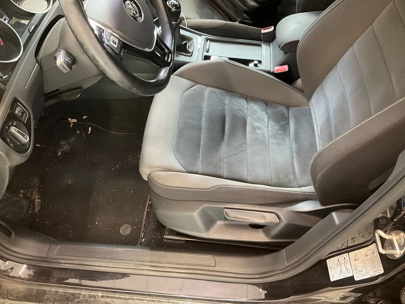 Volkswagen Golf VII 1.6 TDI Executive BlueMotion Tech 2015 – снимка 24