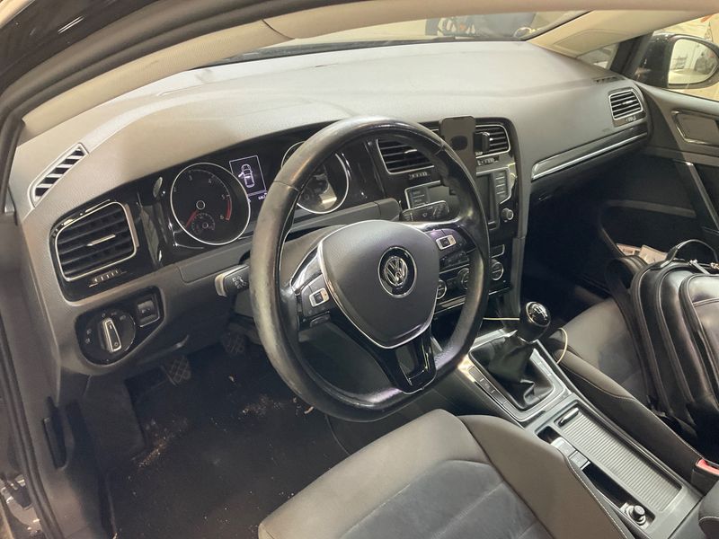 Volkswagen Golf VII 1.6 TDI Executive BlueMotion Tech 2015 – снимка 23