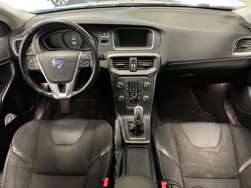 Volvo V40 1.6 D2 Momentum 2014 – снимка 17