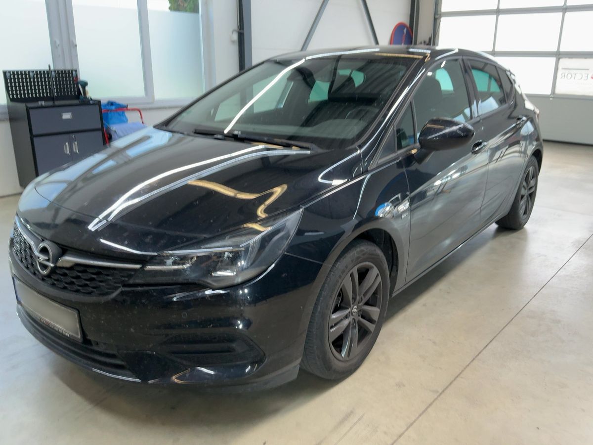 Opel Astra 2020 — photo 1