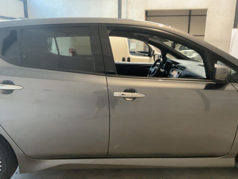 Nissan Leaf electric drive 160 kW Business — zdjęcie 7