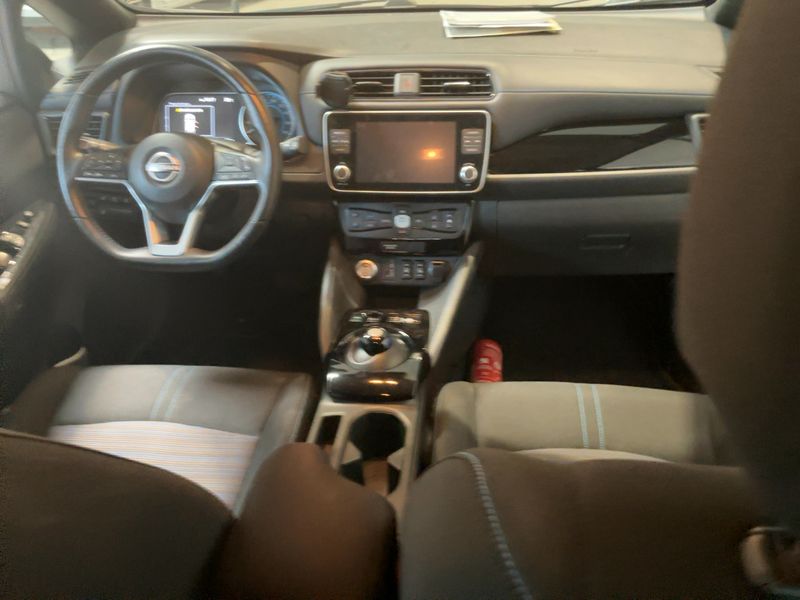 Nissan Leaf electric drive 160 kW Business — zdjęcie 12