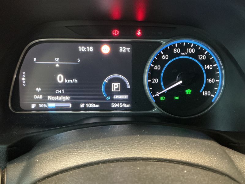 Nissan Leaf electric drive 160 kW Business — zdjęcie 13