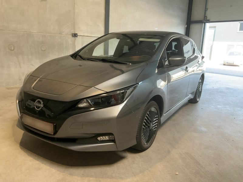 Nissan Leaf electric drive 160 kW Business