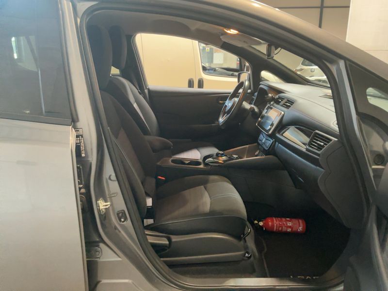 Nissan Leaf electric drive 160 kW Business — zdjęcie 11