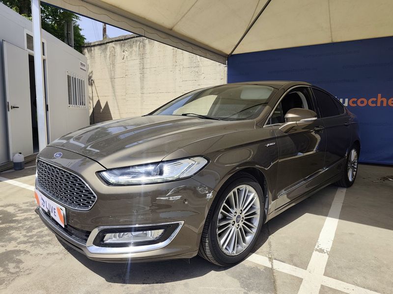 Ford Mondeo 2.0 Hybrid Vignale — zdjęcie 2