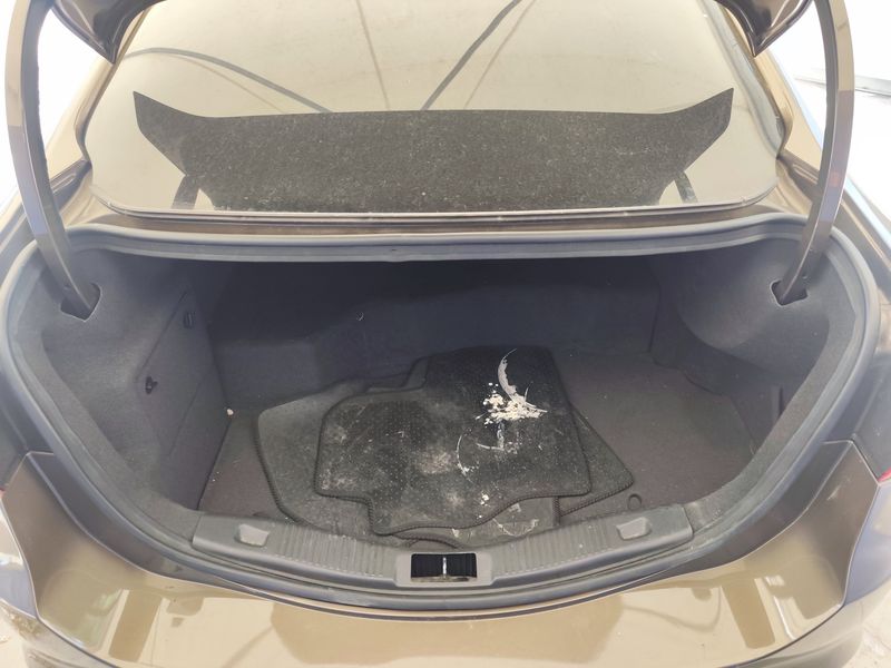 Ford Mondeo 2.0 Hybrid Vignale — zdjęcie 9