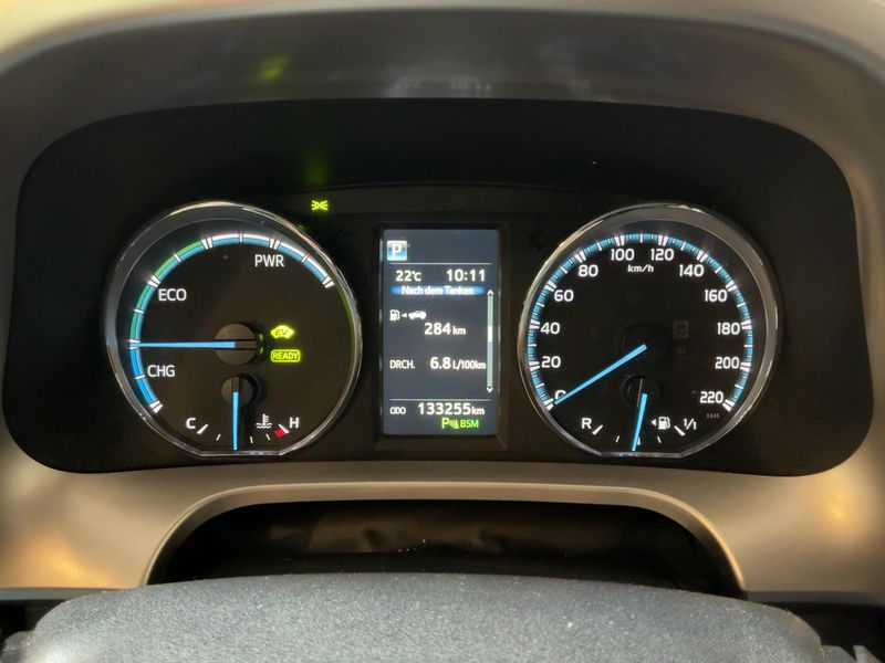 Toyota RAV 4 2.5 Hybrid Executive — zdjęcie 13