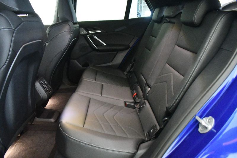 BMW iX2 eDrive20 M Sport — zdjęcie 12