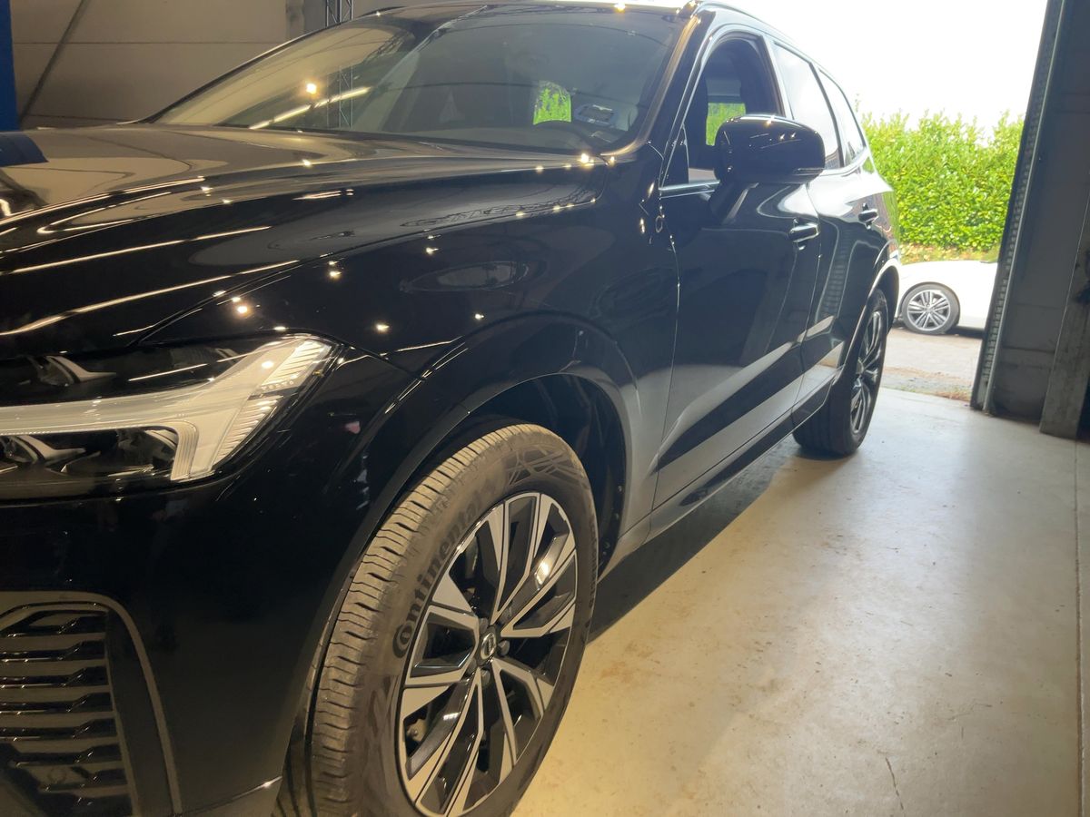Volvo XC60 2.0 B4 Plus Dark 2WD