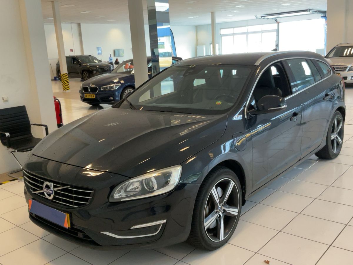 Volvo V60 2.4 D6 Plug-in Hybrid Summum AWD
