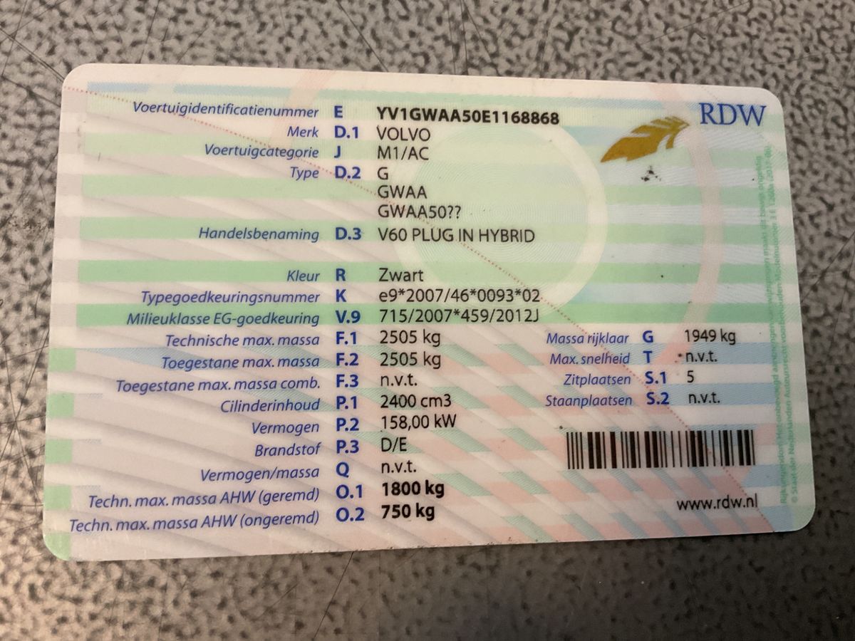 Volvo V60 2.4 D6 Plug-in Hybrid Summum AWD