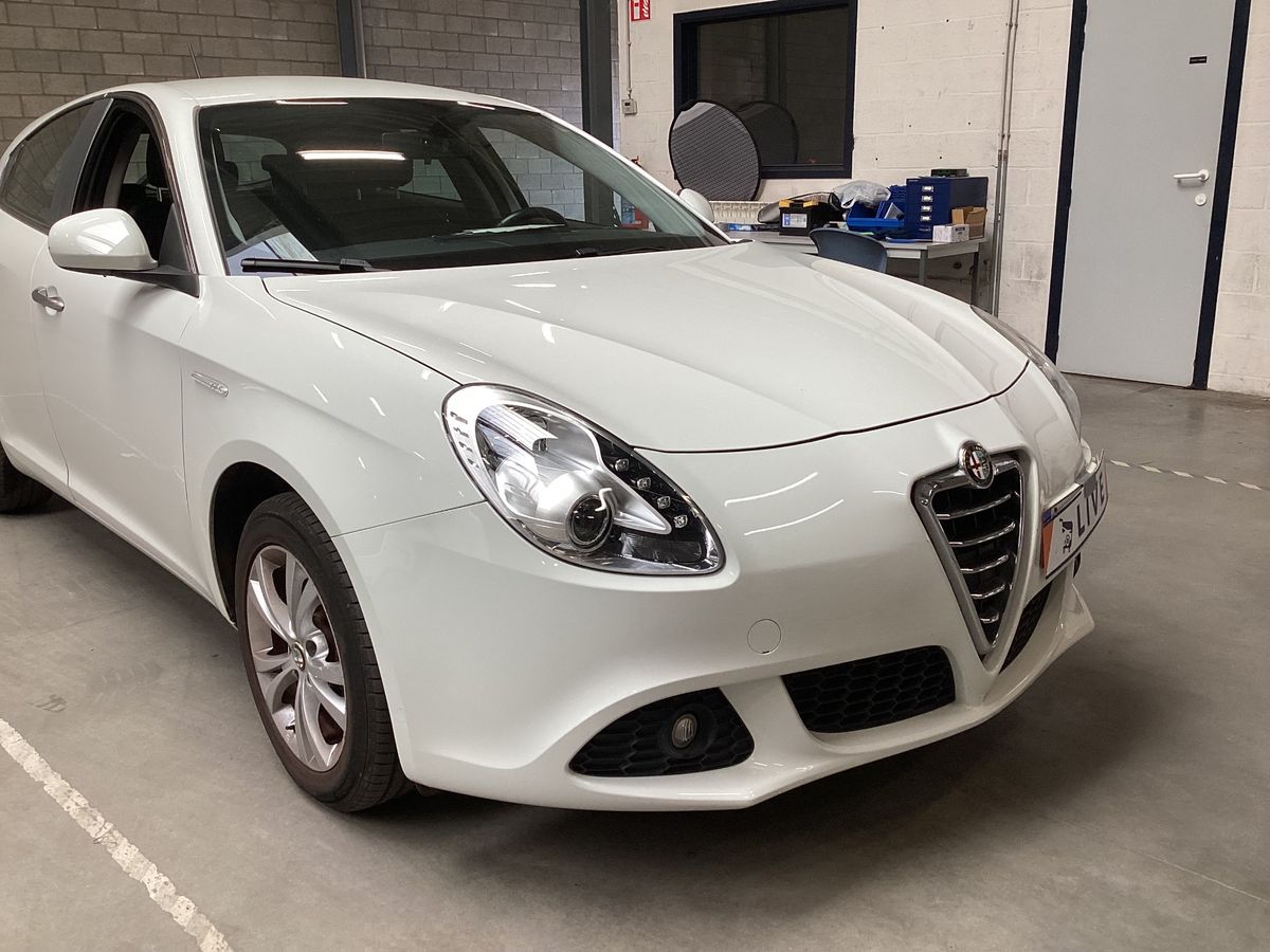 Alfa Romeo 2010 — photo 13