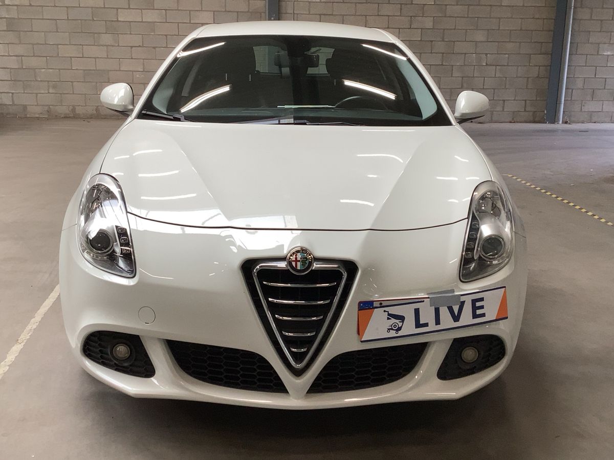 Alfa Romeo 2010 — photo 15