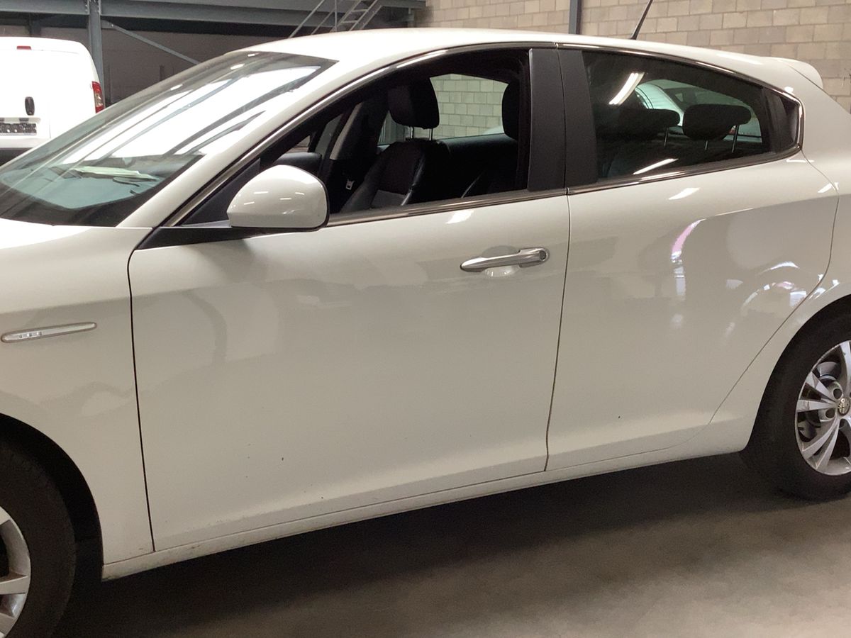 Alfa Romeo 2010 — photo 5